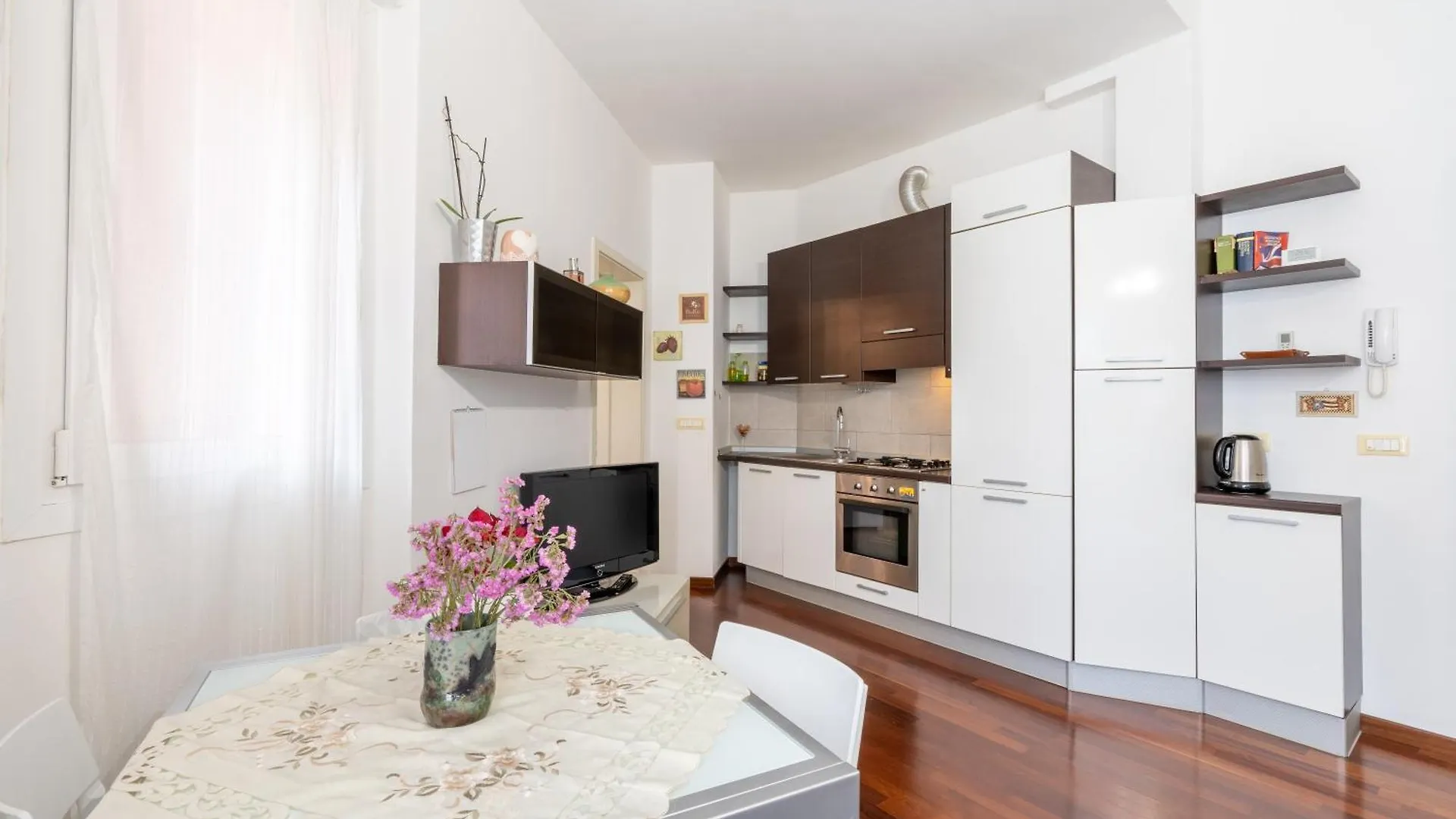 Avantgard Rooms Western Station Bologna Apartment