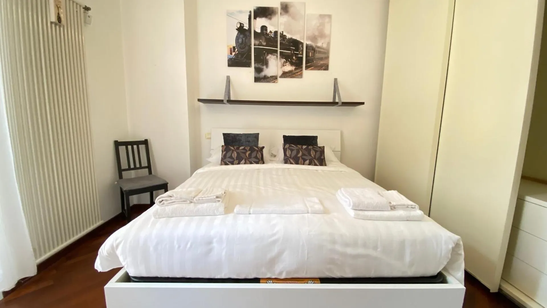 Avantgard Rooms Western Station Bologna Apartment