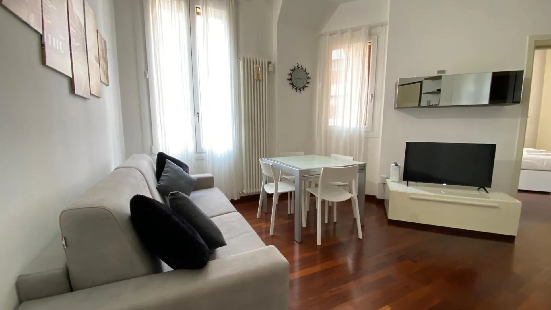 Avantgard Rooms Western Station Bologna 0*,