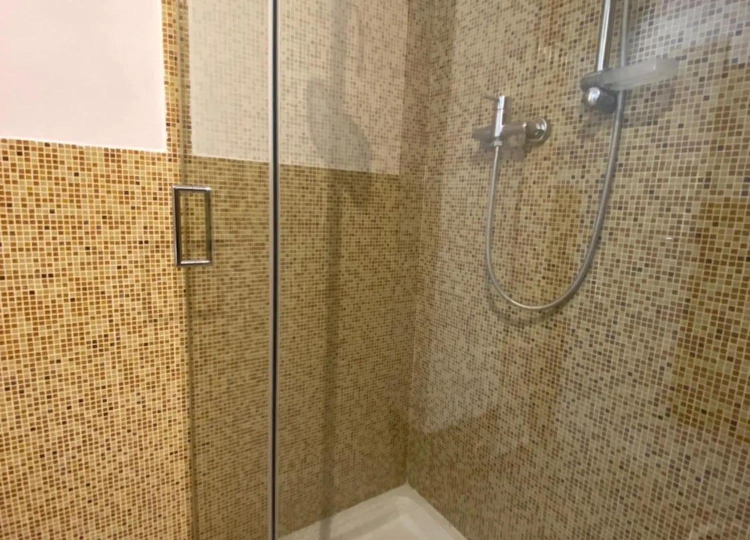 Avantgard Rooms Western Station Bologna Apartment