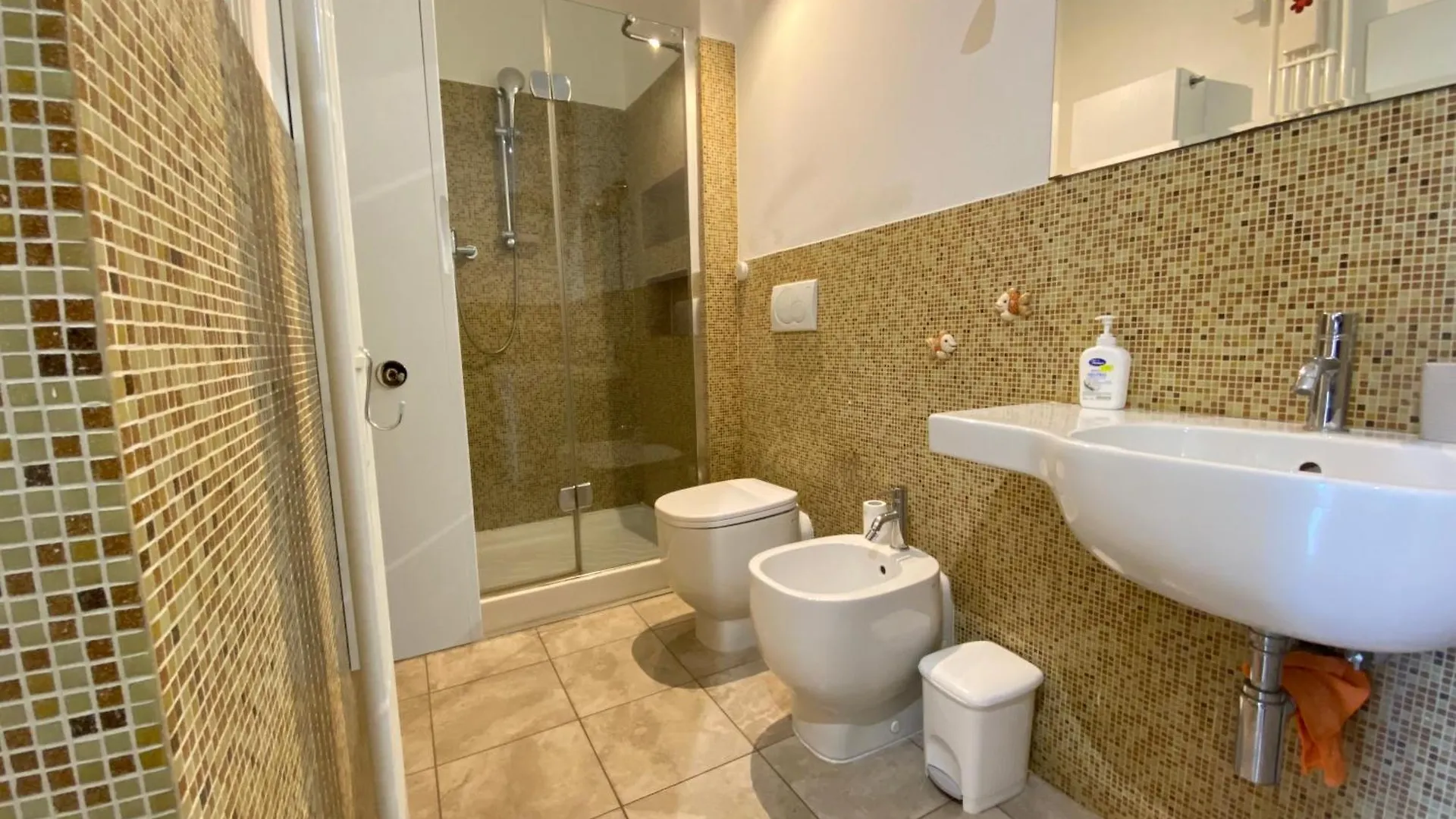 Avantgard Rooms Western Station Bologna 0*,
