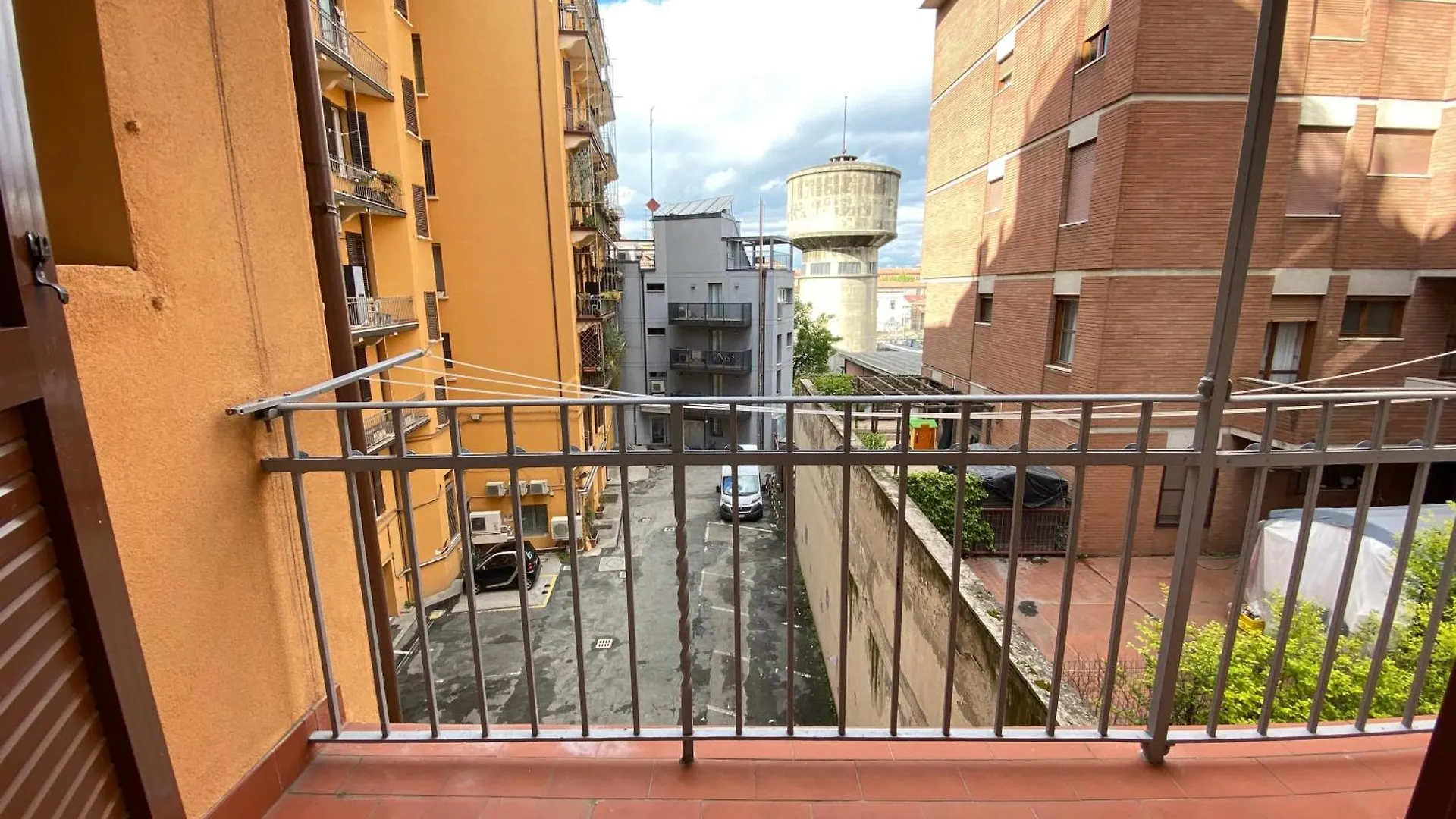 Avantgard Rooms Western Station Bologna Italy